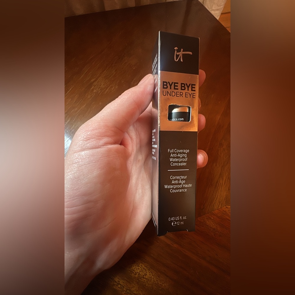 IT Cosmetics Waterproof concealer-